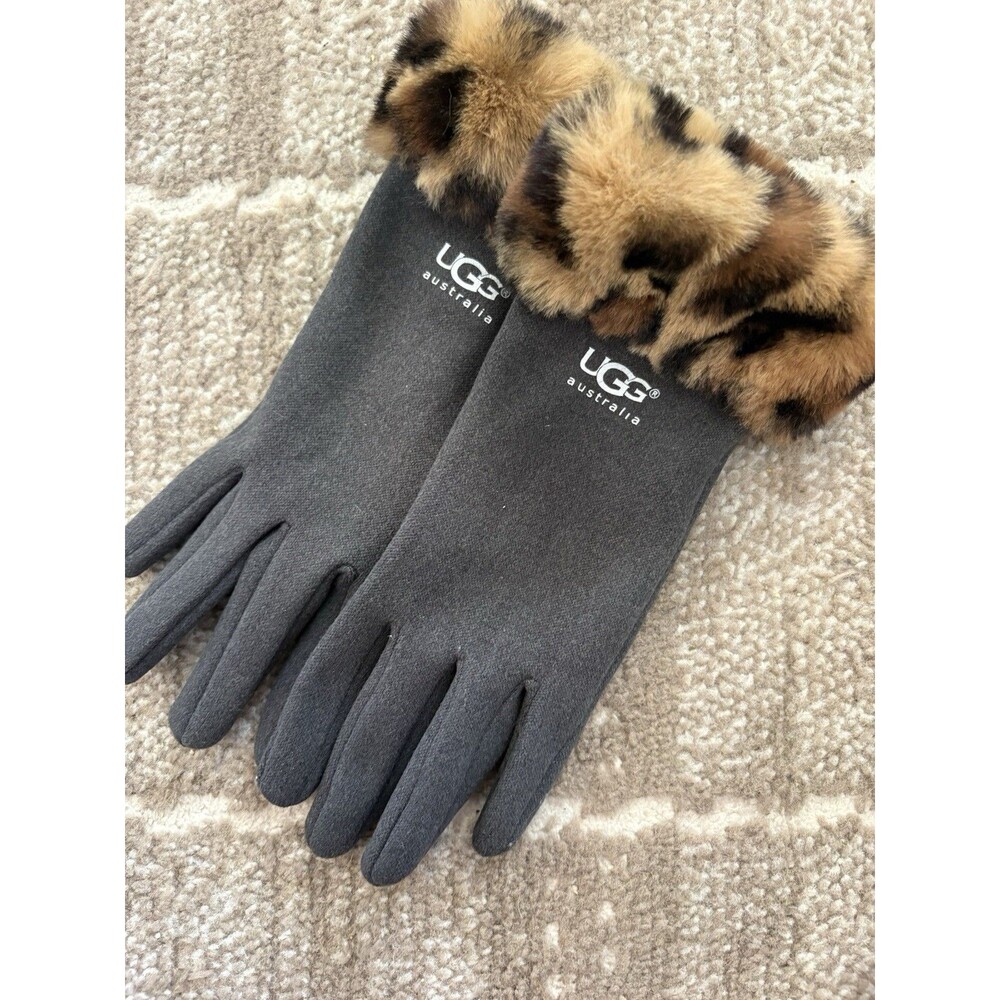 UGG Australia Gray Touchscreen Gloves Leopard Faux Fur Cuff Women’s Winter